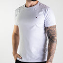 https://cdn.shopify.com/s/files/1/0715/5292/5807/files/camiseta-tommy-hilfiger-basica-branca-2.avif?v=1777674969